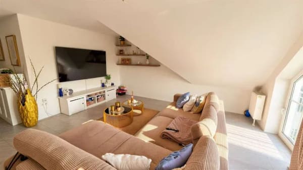 Immobilie in Frontenhausen - Insolvenzverkauf: Schöne 2-Zimmer Dachgeschosswohnung - Bild 2