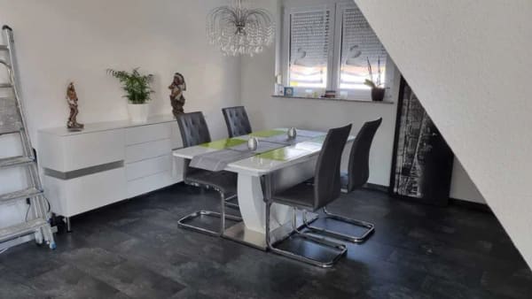Immobilie in Neckarwestheim - Traumhafte Maisonette-WHG, 137 m² Wfl., Top-Ausstattung, EBK, Südbalkon, Garage, attraktive Lage! - Bild 2