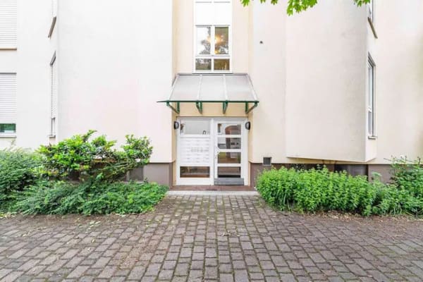 Immobilie in Herbolzheim - Vermietete 2-Zimmer-Wohnung mit überdachtem Balkon und Tiefgaragenstellplatz in Herbolzheim - Bild 0