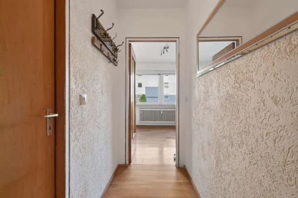 Immobilie in Oberhausen-Rheinhausen - Kompakte 1-Zimmer-Wohnung mit Außenstellplatz und Gestaltungspotenzial - Bild 1