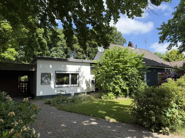 Immobilie in Schortens - Potenzial auf attraktivem 1.764 m² Grundstück - Bild 1