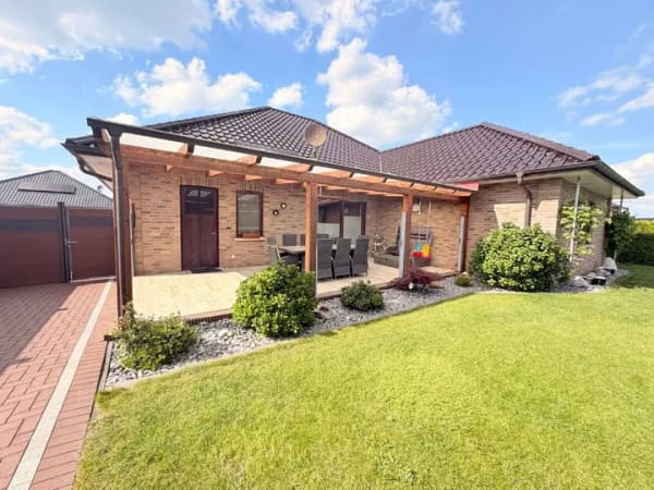 Immobilie in Dörpen - ENERGIEEFFIZIENTER, EBENERDIGER BUNGALOW IN RUHIGER WOHNLAGE VON DÖRPEN - Bild 1