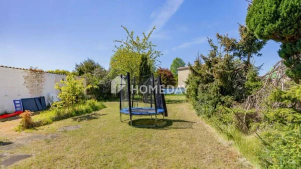 Immobilie in Bad Schwartau - Attraktives Mehrfamilienhaus mit drei Wohneinheiten und großzügigem Grundstück - Bild 4