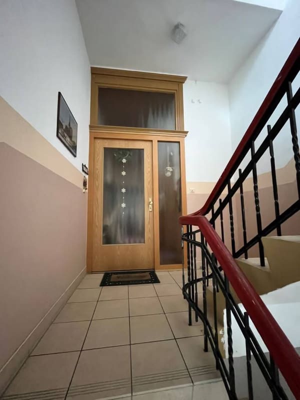Immobilie in Stralsund - Mehrfamilienwohnhaus mit Keller, Stellflächen und Hofgarten in Stralsund - Tribseer Vorstadt - Bild 1