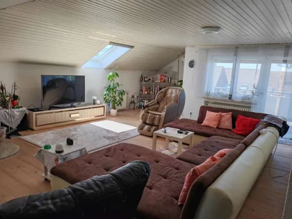 Immobilie in Essingen - Viel Platz für Ihre Ideen: 5,5-Zimmer-Wohnung in Essingen - Bild 2