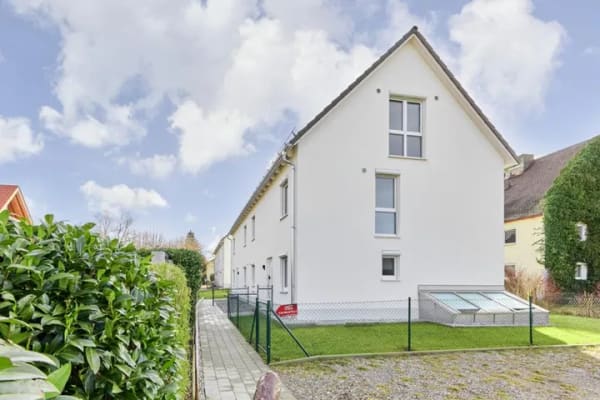 Immobilie in Ettringen - LETZTE CHANCE! Familienfreundliche Doppelhaushälfte mit Stil & Komfort in Ettringen - Bild 1