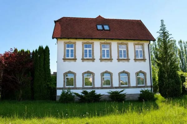 Immobilie in Speichersdorf - Historisches Anwesen mit Charakter – viel Platz für Familie, Wohnen & Vermieten - Bild 0