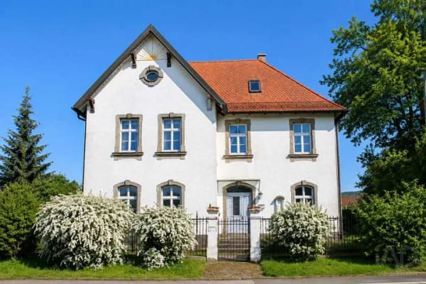 Immobilie in Speichersdorf - Historisches Anwesen mit Charakter – viel Platz für Familie, Wohnen & Vermieten - Bild 1