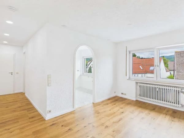 Immobilie in Bad Boll - Im Herzen von Bad Boll - 
Komplett sanierte, sehr interessante 4,5-Zimmer-Wohnung - Bild 2
