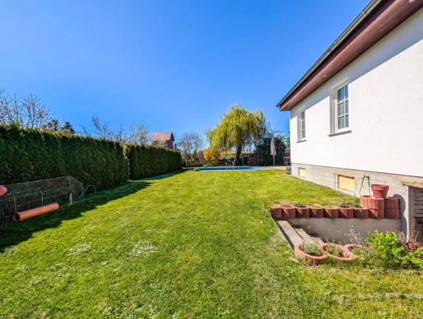 Immobilie in Eilenburg - Idyllisch Wohnen - Hobby - Vermietung: 3 WE mit großem Grundstück, Pool, Gartenhaus, Werkstatt - Bild 3