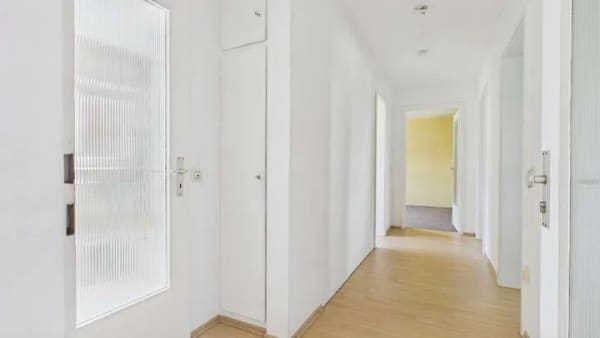 Immobilie in Leutkirch im Allgäu - Solide Wohnung ohne unnötigen Firlefanz
Hell und optimal geschnitten - Bild 4