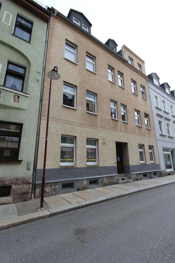 Immobilie in Aue-Bad Schlema - Freistaat Sachsen – Erzgebirgskreis, MFH mit 1 GE und 6 WE in der Großen Kreisstadt Aue-Bad Schlema - Bild 0