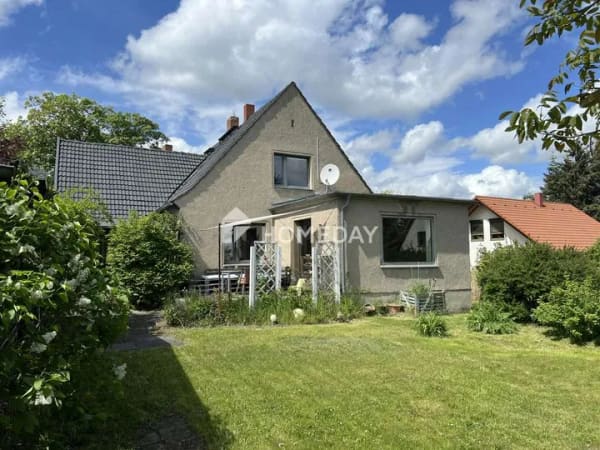 Immobilie in Lychen - Einfamilienhaus mit 5 Zimmern und weitläufigem Grundstück
(Baureserve für 2 Einfamilienhäuser) - Bild 0