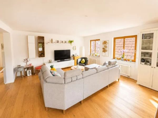 Immobilie in Schlier - WOHNEN AM DORFPLATZ: CHARMANTE 4,5-ZIMMER-WOHNUNG IN SCHLIER - Bild 3
