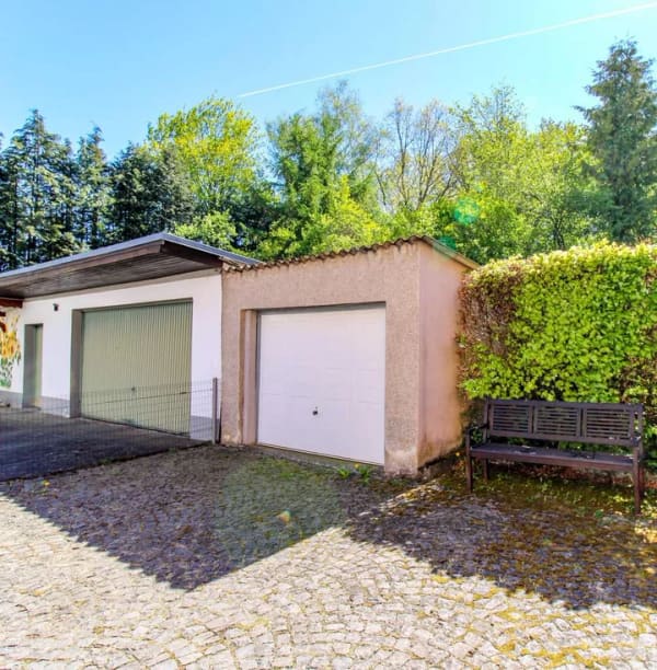 Immobilie in Waldbrunn - Einfamilienhaus mit Nebengebäude und Garage auf großem Grundstück in Waldbrunn-Hausen - Bild 3