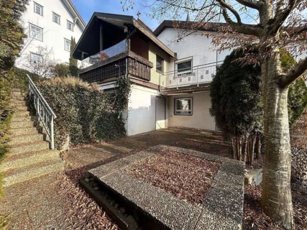 Immobilie in Zimmern ob Rottweil - Großzügiges Einfamilienhaus mit Doppelgarage & 4 Stellplätzen auf außergewöhnlichem Grundstück - Bild 0