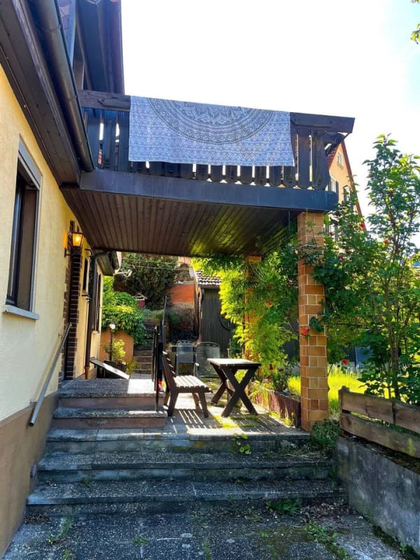 Immobilie in Würzburg - Einfamilienhaus mit Garten, Balkon, Garage und viel Potenzial in Würzburg-Unterdürrbach - Bild 0