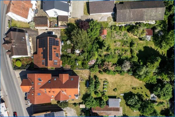 Immobilie in Volkertshausen - Stimmungsvolles EFH mit sehr großem, idyllischem Grundstück an der Aach (knapp 1800 qm)! - Bild 0