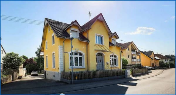 Immobilie in Volkertshausen - Stimmungsvolles EFH mit sehr großem, idyllischem Grundstück an der Aach (knapp 1800 qm)! - Bild 3