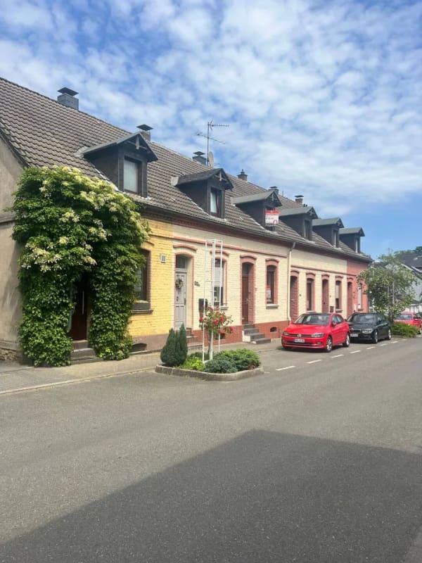 Immobilie in Mülheim an der Ruhr - "Haus im Haus" mit schönem Garten und PKW- Stellplatz in Saarn - nah der Ruhr  - Bild 1