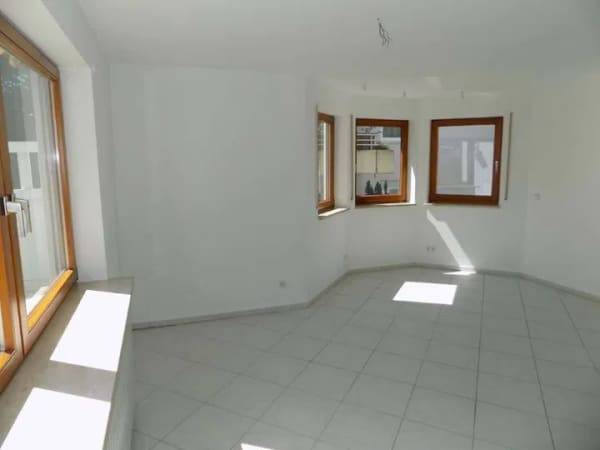 Immobilie in Bad Überkingen - 3-Zimmer-EG-Wohnung mit schöner Süd Terrasse - Bild 2