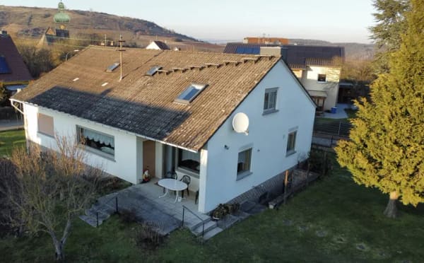 Immobilie in Altenbamberg - Einfamilienhaus mit Tageslichtbädern auf schönem, großen Grundstück mit zusätzlicher Halle - Bild 0