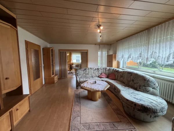 Immobilie in Altenbamberg - Einfamilienhaus mit Tageslichtbädern auf schönem, großen Grundstück mit zusätzlicher Halle - Bild 2