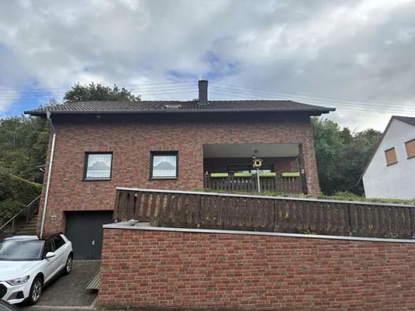 Immobilie in Niederfischbach - Kaufpreisreduzierung - 
Verklinkertes Einfamilienhaus mit Garage - Bild 1