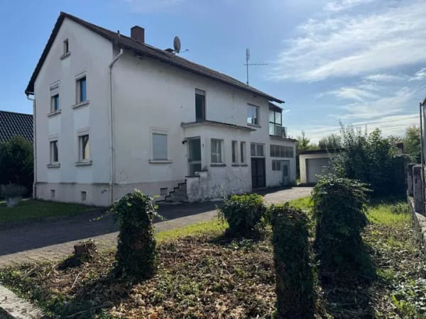Immobilie in Rheinstetten - Provisionsfrei! Sanierung oder Neubau (Baugenehmigung). 949 m² Grundstück mit Bestandsgebäude. - Bild 0