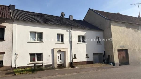 Immobilie in Beckingen - Einfamilienhaus mit großem Garten in Beckingen-Reimsbach - 5 ZKB - 150 m² Wfl. - 1.073 m² Grdst. - Bild 0