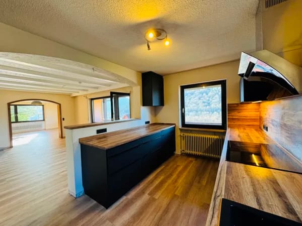 Immobilie in Weilbach - Wohnen mit Fernblick!
Top gepflegtes Wohnhaus mit viel Platz - Bild 2