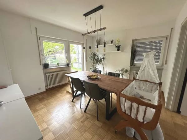 Immobilie in Köngen - Attraktives Zweifamilienhaus in zentraler Lage von Köngen - Bild 2