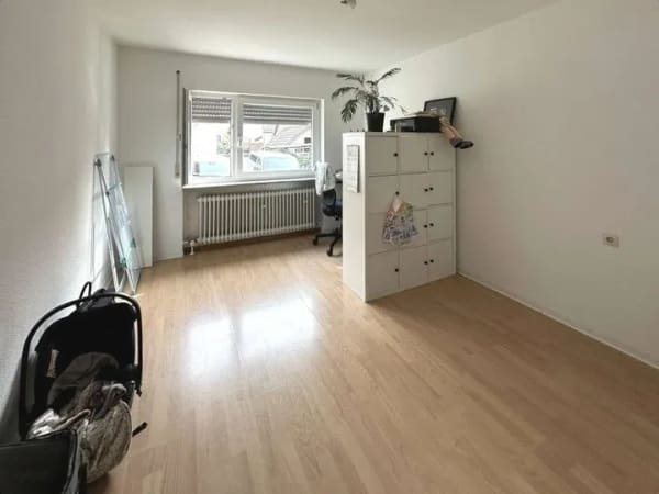 Immobilie in Köngen - Attraktives Zweifamilienhaus in zentraler Lage von Köngen - Bild 3