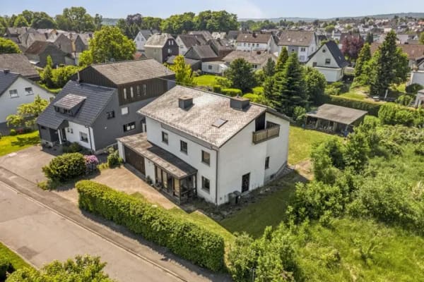 Immobilie in Wirges - ! Einfamilienhaus mit großem Sonnengrundstück ! - Bild 1
