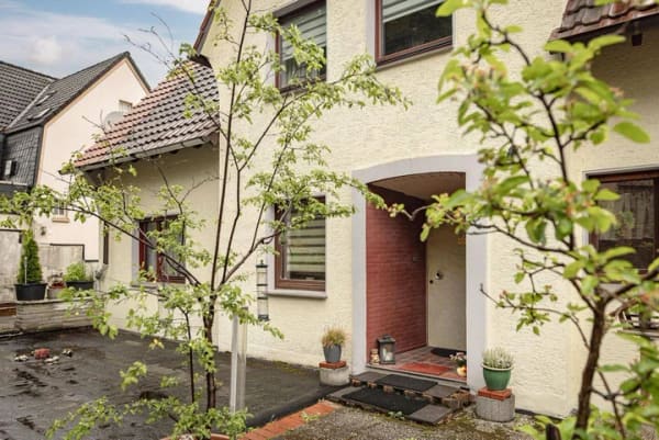 Immobilie in Wetter (Ruhr) - Charmantes Zweifamilienhaus mit Garage, Vollkeller und vielseitigen Nutzungsmöglichkeiten in Wetter-Volmarstein - Bild 1