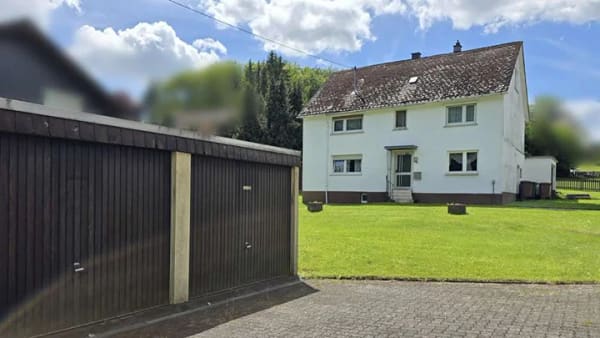 Immobilie in Burbach - Geräumiges Haus mit schönem Grundstück in ruhiger Ortsrandlage von Burbach-Gilsbach! - Bild 3