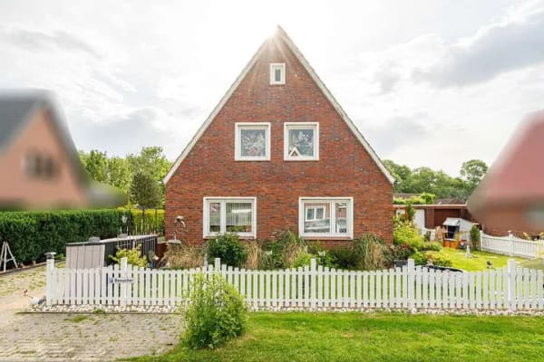 Immobilie in Wangerland - Wangerland: Einfamilienhaus mit großem Grundstück in ruhiger Lage von Tettens nähe Nordseeküste! - Bild 1