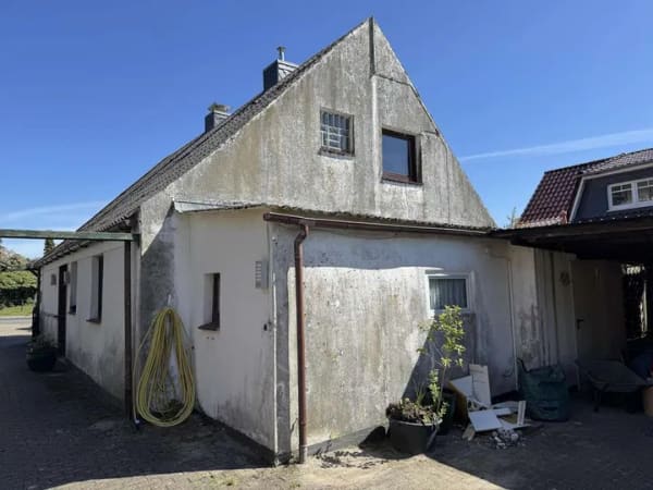 Immobilie in Wurster Nordseeküste - Siedlungshaus mit Anbau, 2 Garagen und 1 Carport - Bild 2