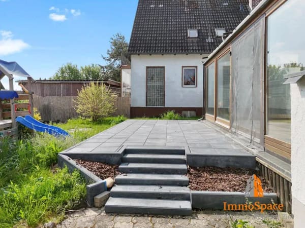 Immobilie in Horgau - **IMMOSPACE - EFH mit Garten, Teich und Wintergarten! ** - Bild 2