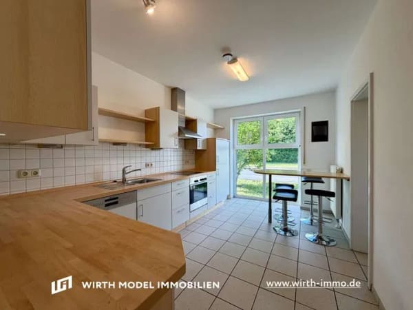 Immobilie in Grafenrheinfeld - Extravagante Doppelhaushälfte mit schönem Garten und Carport in Grafenrheinfeld - Bild 3
