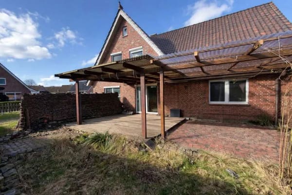Immobilie in Zetel - Ihr neues Zuhause: Großzügiges Einfamilienhaus in ruhiger Wohnlage mit großem Garten - Bild 2