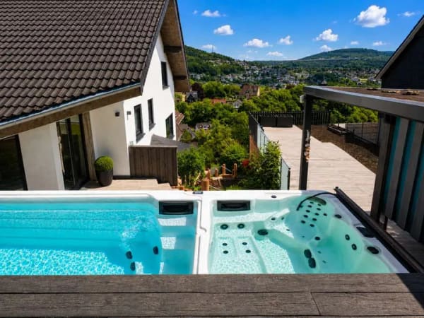 Immobilie in Mudersbach - Mehrgenerationenhaus mit Einliegerwohnung, Swim-Spa und Panoramablick - Bild 0