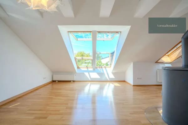 Immobilie in Ebersberg - Charmantes Wohlfühldomizil: Renovierte 3-Zimmer-DG-Wohnung in ruhigem 5-Parteien-Haus in Ebersberg - Bild 4