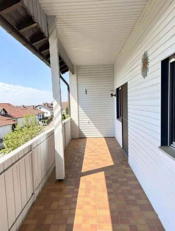 Immobilie in Büchlberg - Einfamilienhaus mit Gewerbeoption im Souterrain, Garage und Ausbaureserve im DG in Büchlberg - Bild 2