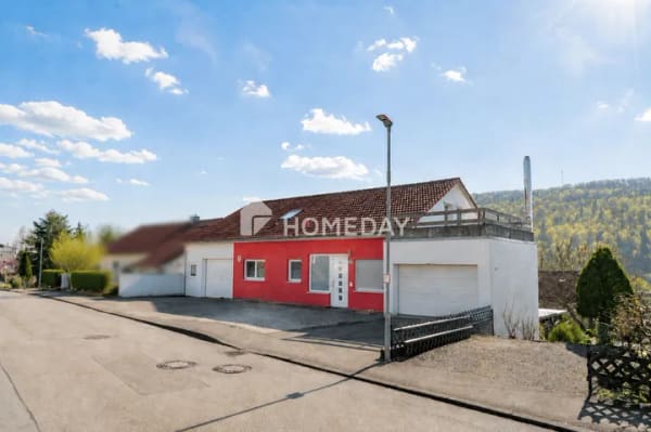 Immobilie in Zwiefalten - Drei Wohneinheiten, PV Anlage und solide Mieteinnahmen in Zwiefalten - Bild 0