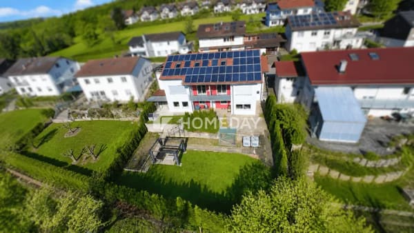 Immobilie in Zwiefalten - Drei Wohneinheiten, PV Anlage und solide Mieteinnahmen in Zwiefalten - Bild 1