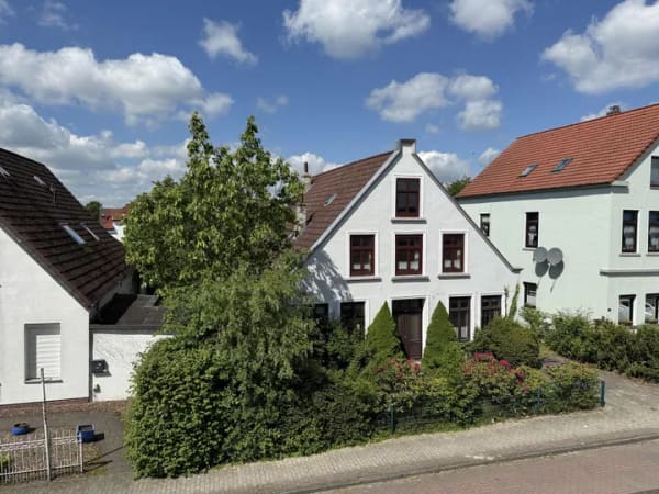 Immobilie in Brake - Zweifamilienhaus in zentraler Lage - Bild 2
