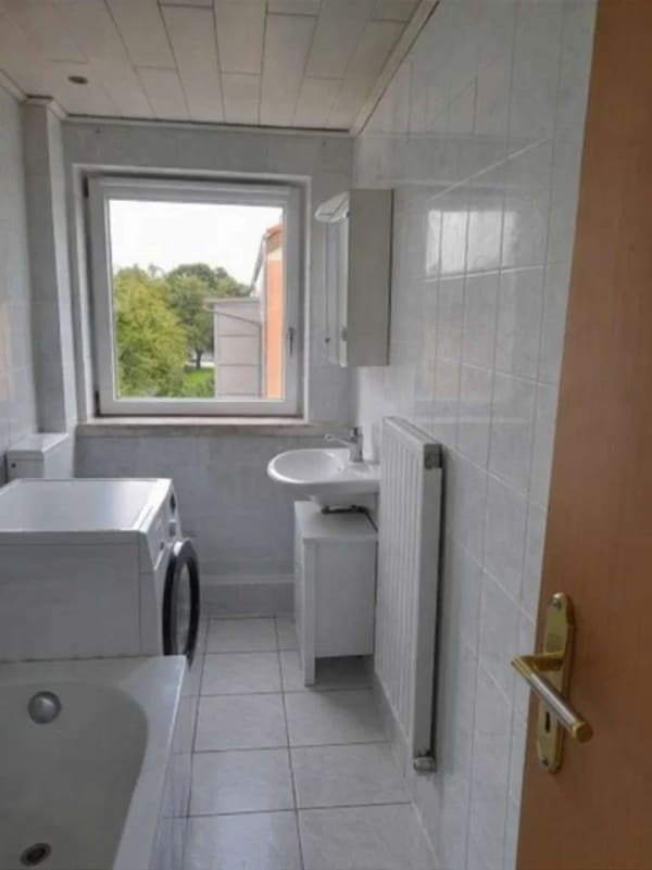 Immobilie in Traunreut - Gut vermietete 3-Zimmer Etagenwohnung in Traunreut - Perfekt für Familien und Kapitalanleger - Bild 4