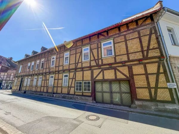 Immobilie in Bad Gandersheim - Historisches Fachwerkensemble mit Entwicklungspotenzial | Hotel, Boardinghouse oder Apartments - Bild 2