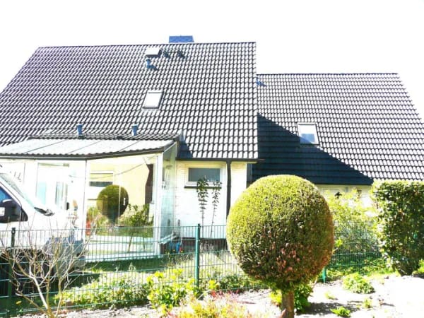 Immobilie in Hemdingen -  25485 Hemdingen  Einfamilienhaus mit Anbau 2. Wohnung alternativ Arbeiten - Büro möglich , Wintergarten  , Carport  und Gartenteich , 30 `er Zone .   - Bild 0